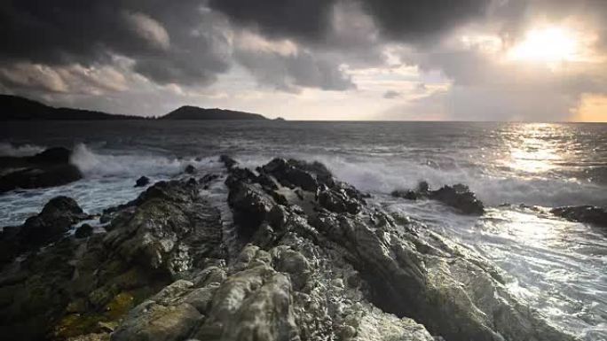 泰国普吉岛卡利姆海滩的日落