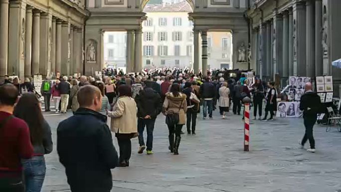 延时: 意大利佛罗伦萨大街上拥挤的游客