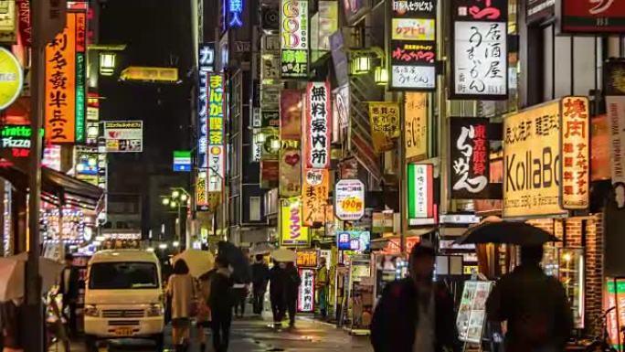 4k延时平移: 日本东京晚上歌舞伎町的人群。