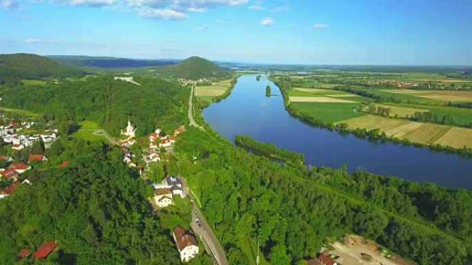 多瑙河上方的多瑙河镇和沃尔哈拉纪念馆