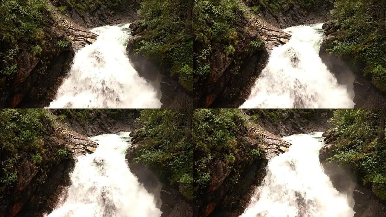 克里姆尔瀑布的山河