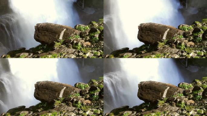 岩石上有喷雾的瀑布