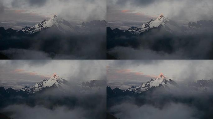 中国香格里拉，梅里雪山，日出。