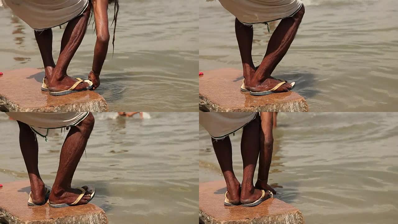 男人洗脚