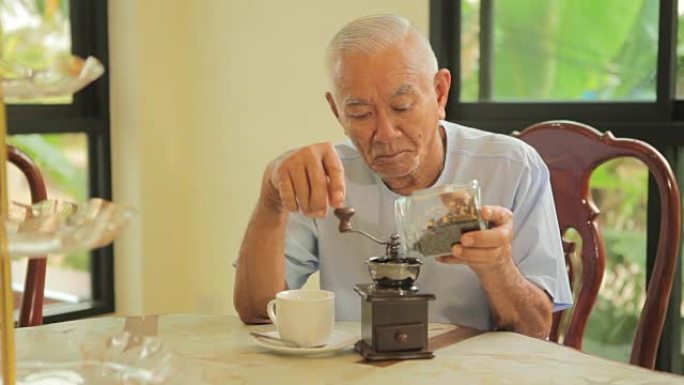 亚洲高级男子与复古咖啡