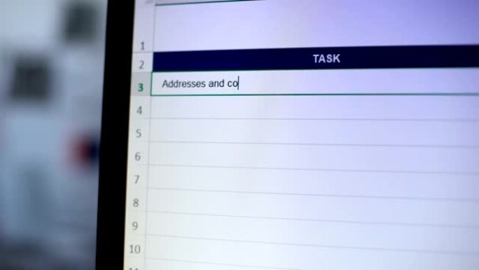 在任务日记，秘书时间表中写的客户的地址和联系信息