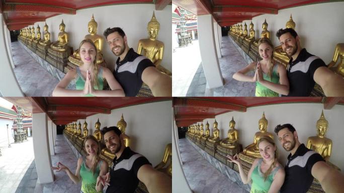 游客在泰国曼谷的Wat Pho自拍