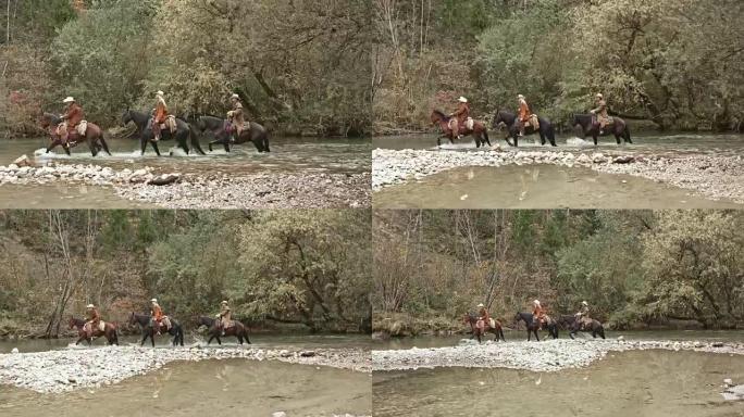 DS三个人骑着马过河