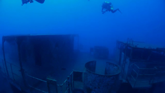 深海中的军事沉船