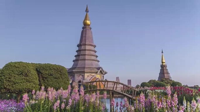 低角度平移: 泰国清迈Doi inthanon的两座宝塔