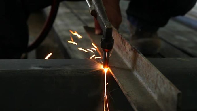 等离子切割机切割钢