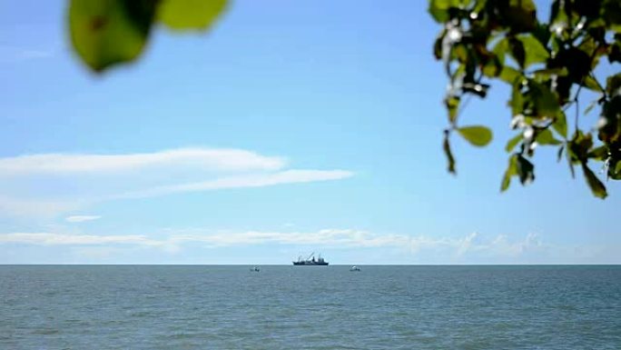 芭堤雅海滩的海景芭堤雅海滩的海景游轮