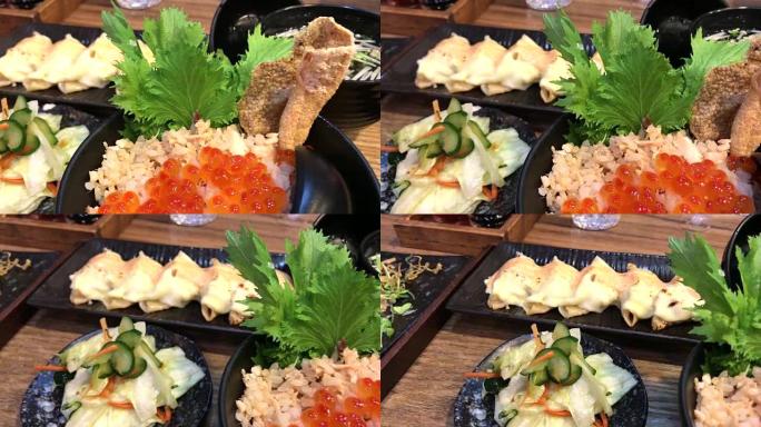 饺子配鲑鱼炒饭，泰国曼谷。