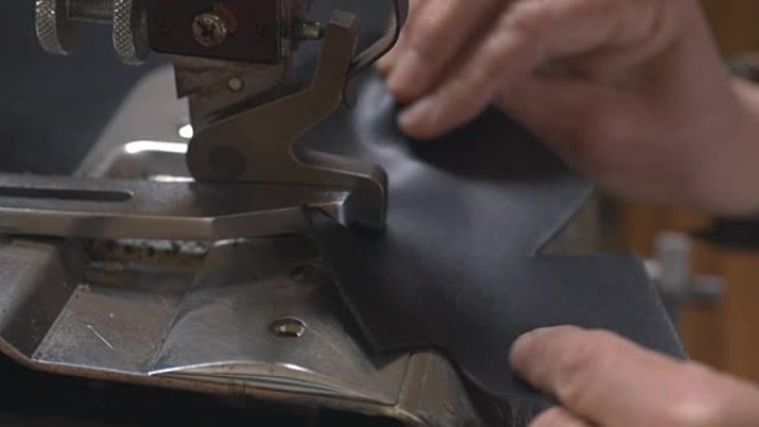 精细加工传统手工业小作坊工作室牛皮皮具修