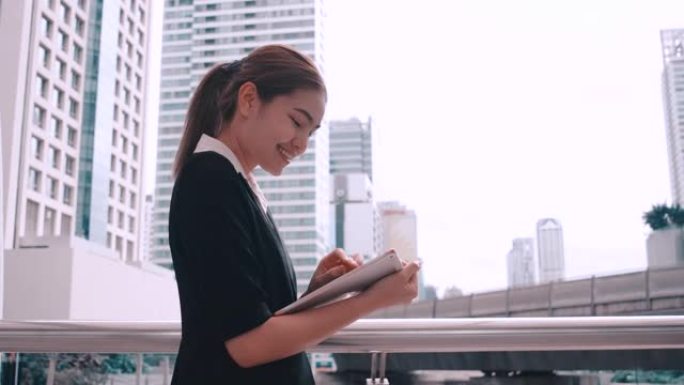 女性正在寻找学习的机会。在什么是有效的