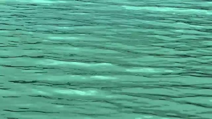 意大利多洛米蒂阿尔卑斯山米苏里纳湖的水波纹