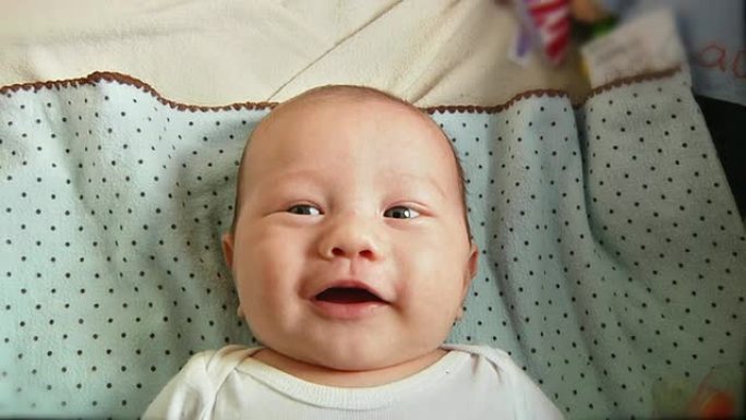 婴儿微笑 (高清)