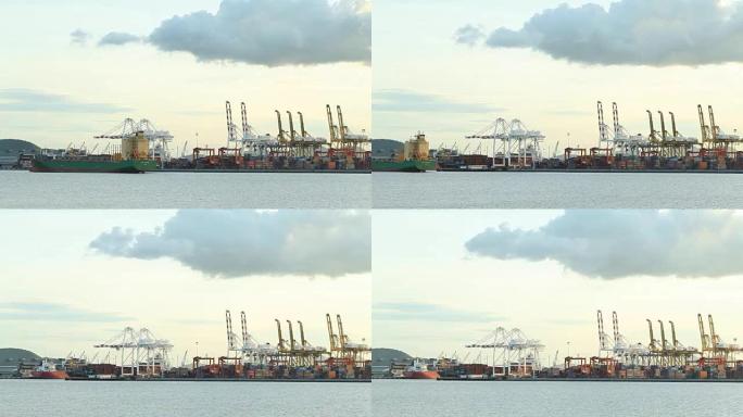工业港口和造船厂的起重机桥。