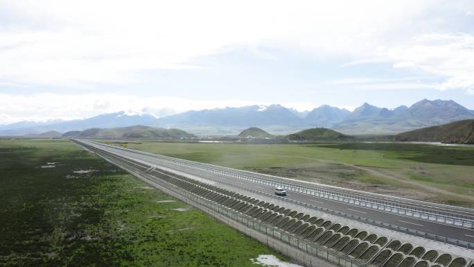 路基础建设 中国基建 中国高速 高原高速