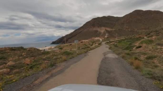卡波德加塔的POV汽车驾驶: 西班牙的夏季公路旅行