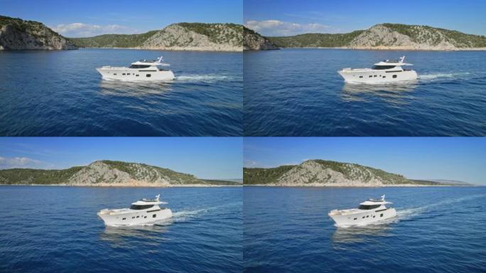 沿亚得里亚海海岸线行驶的空中现代游艇