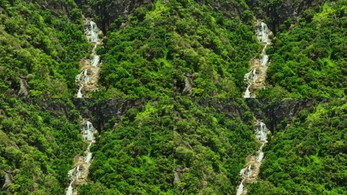 斯里兰卡拉瓦那瀑布的鸟瞰图