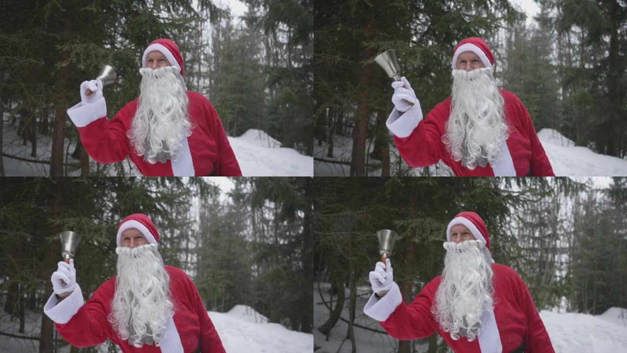 男人打扮成圣诞老人在森林里敲响钟声