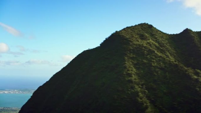 从夏威夷瓦胡岛的Ko'olau山脉鸟瞰Mokapu半岛