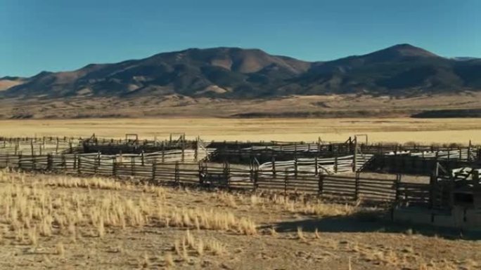 内华达州东部牧场的空牲畜围栏-无人机射击