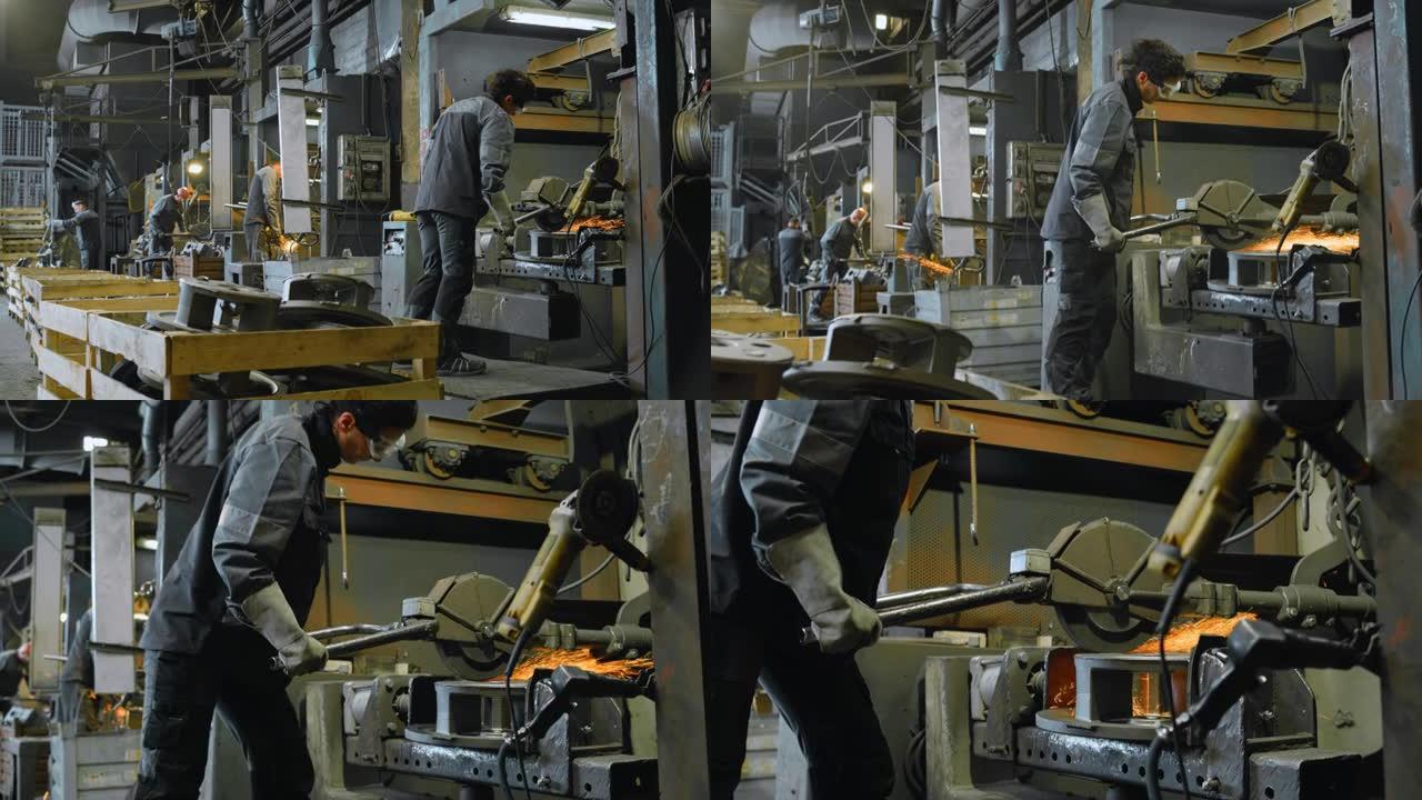 DS金属工人在铸造厂铸造铸件