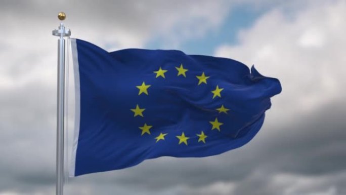 在多云的天空下，欧盟的旗帜