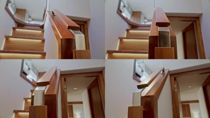 现代游艇上的DS木制楼梯