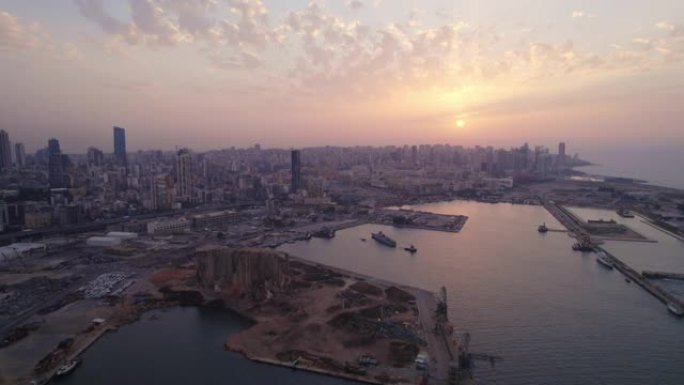 无人机拍摄的日落时分贝鲁特的一个港口
