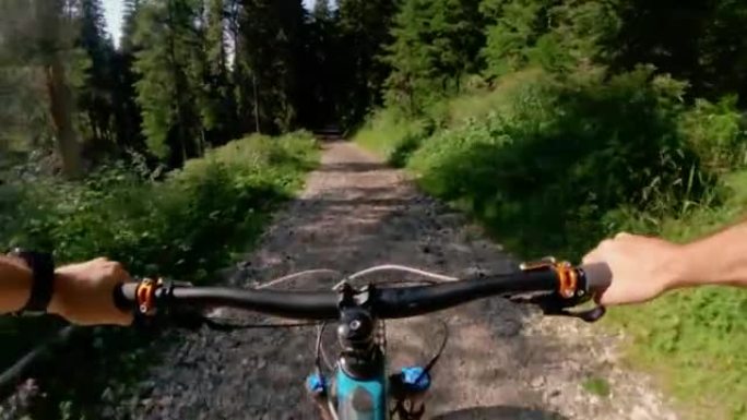 白云岩上的POV山地自行车: 户外运动