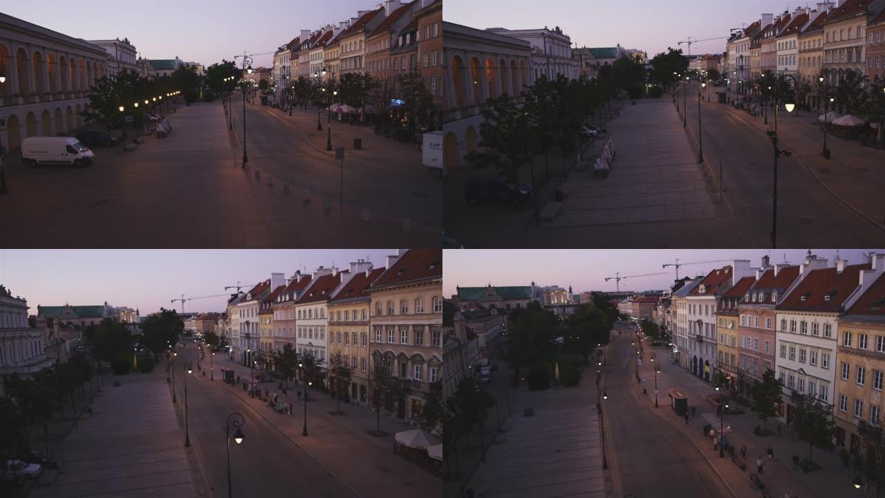 遥远天际线的华沙老城鸟瞰图。日落之后的城堡广场