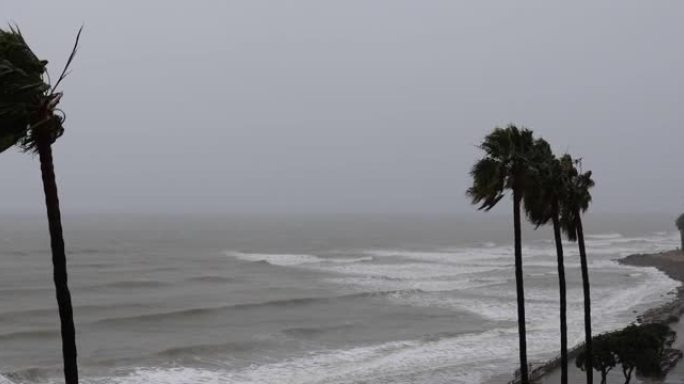 暴风雨日的海浪景观