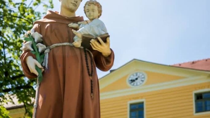圣安东尼和小耶稣雕像