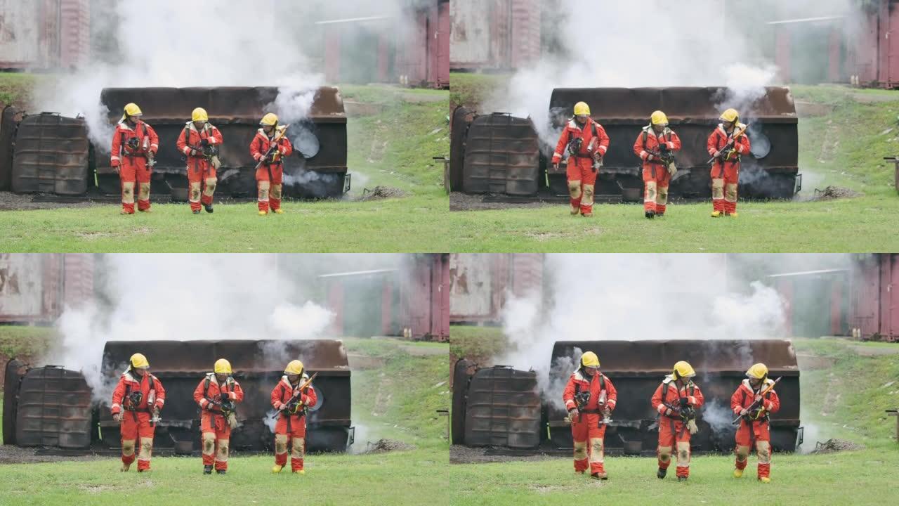 慢动作消防队训练灭火