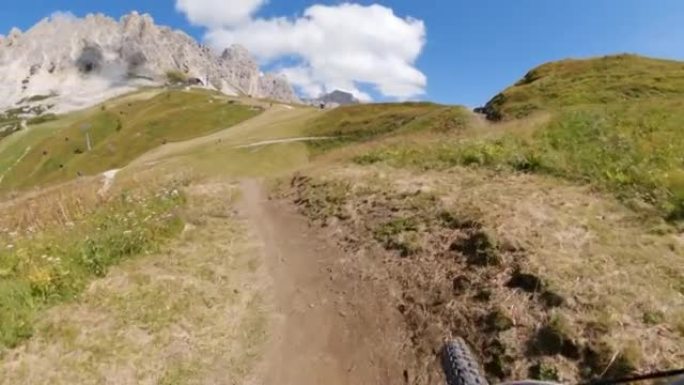 白云岩上的POV山地自行车: 户外运动