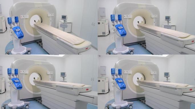 成像室的CS CAT扫描仪和造影剂注射器