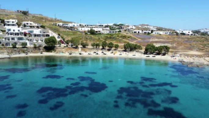 宁静的海洋和海岸线的空中风景