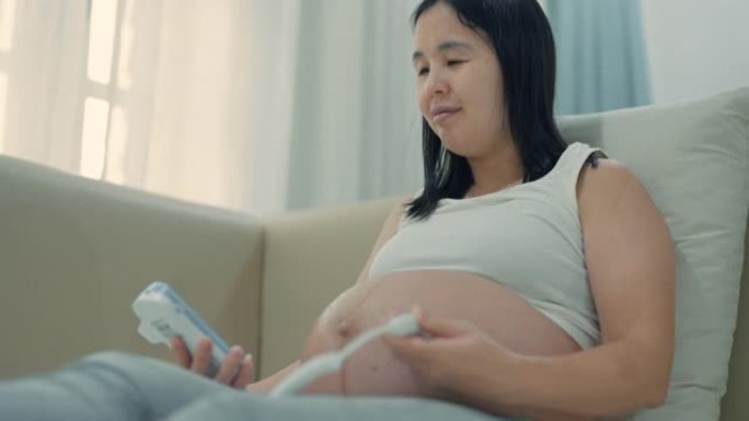 孕妇使用胎儿滴管装置听婴儿心跳