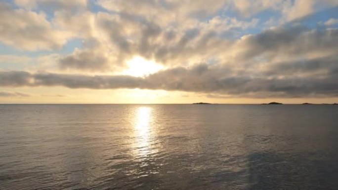 海上日出的风景