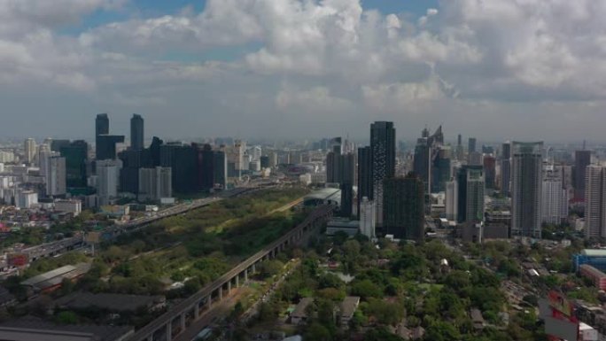 晴天曼谷城市景观交通街路口地铁线空中全景4k泰国