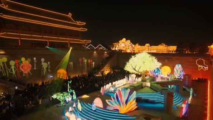 庆祝中国春节的古城墙上的灯笼，陕西西安，中国