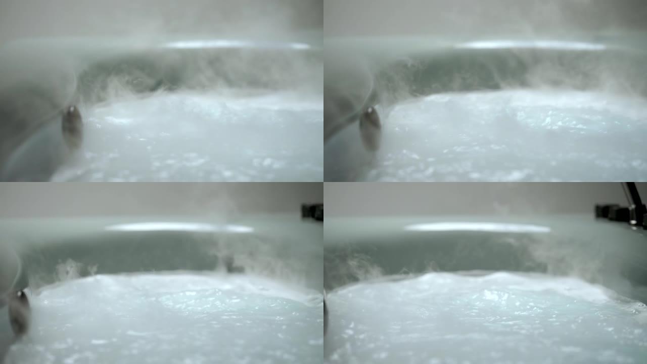 热水浴缸中的蒸汽，调节温度