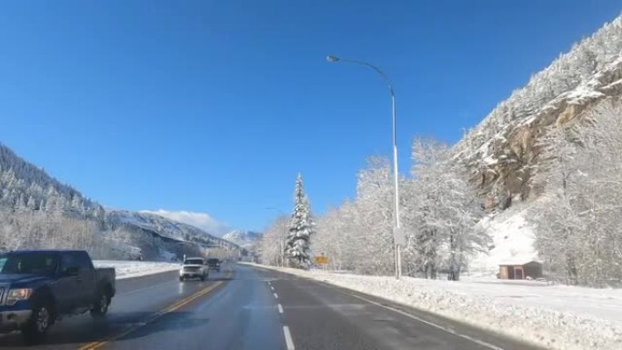 沿着雪山路行驶的POV