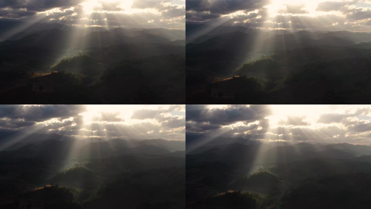 来自天空的神光与山地景观