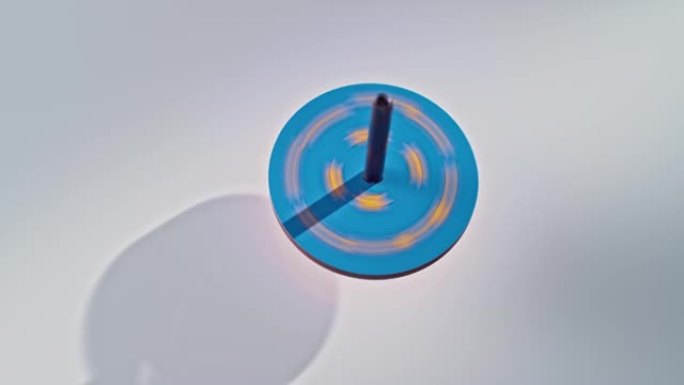 LD蓝色和黄色旋转顶部快速旋转