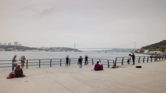 伊斯坦布尔市著名交通河畔拥挤公园湾大桥全景4k延时土耳其